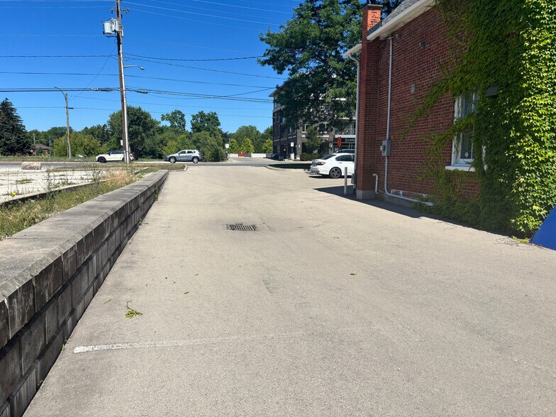 More Photos Of 444 Plains Rd E, Burlington Office For Sale