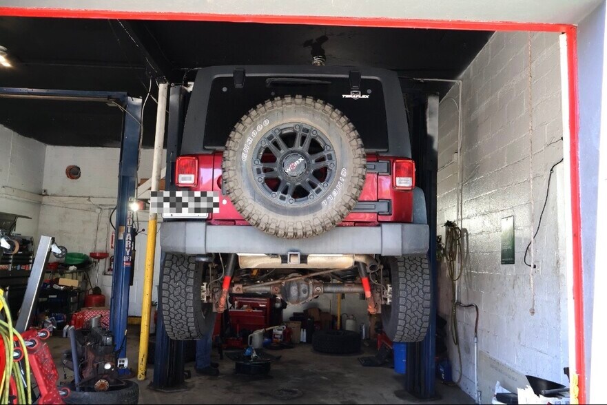 More Photos Of 1534 New Haven Ave, Milford Auto Repair For Sale