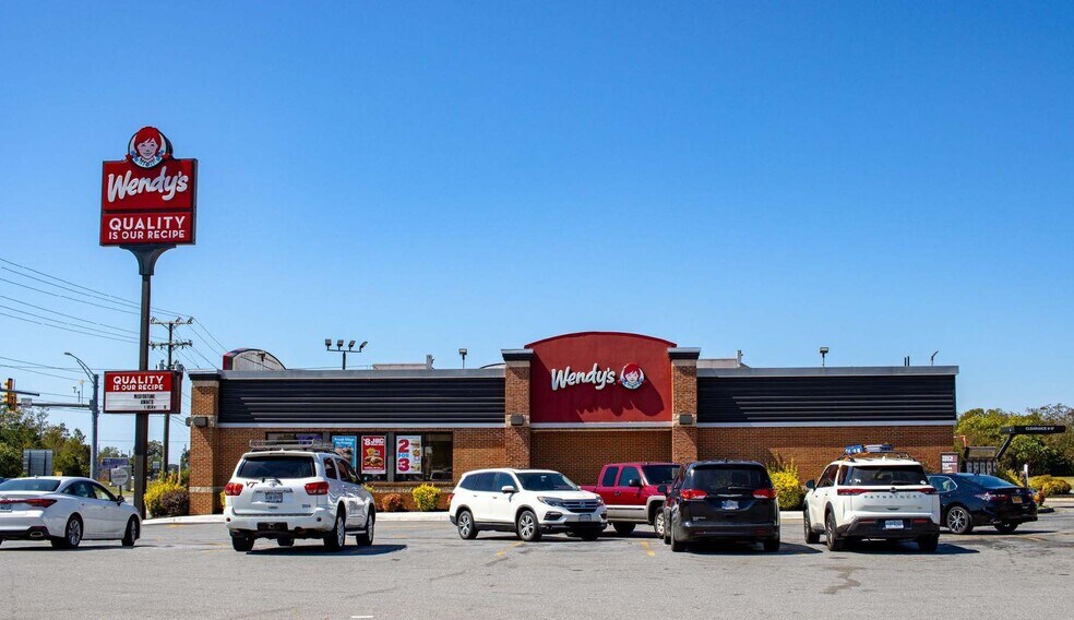 Primary Photo Of 7741 Richmond Hwy, Appomattox Fast Food For Sale