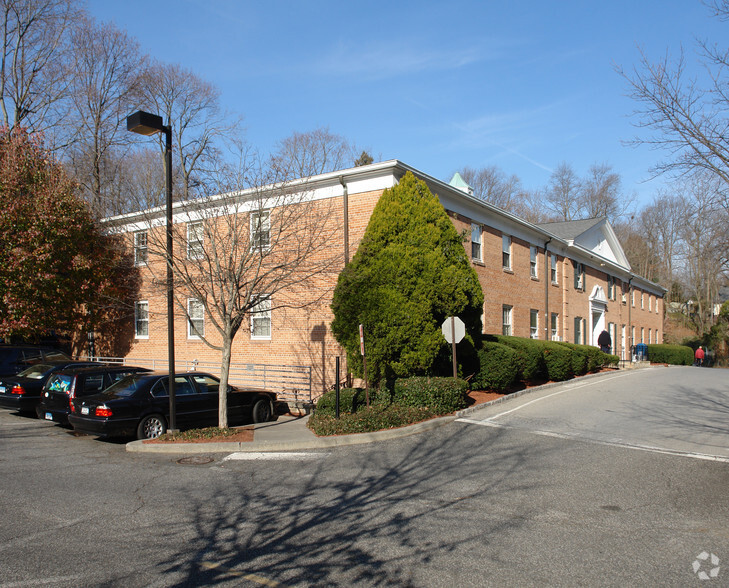 Primary Photo Of 49 Lake Ave, Greenwich Medical For Lease