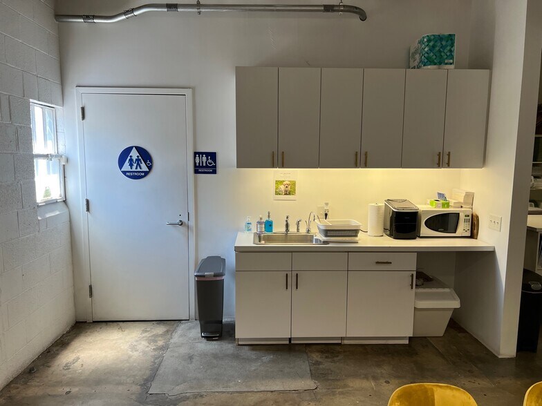 More Photos Of 8524 Washington Blvd, Culver City Storefront Retail Office For Lease