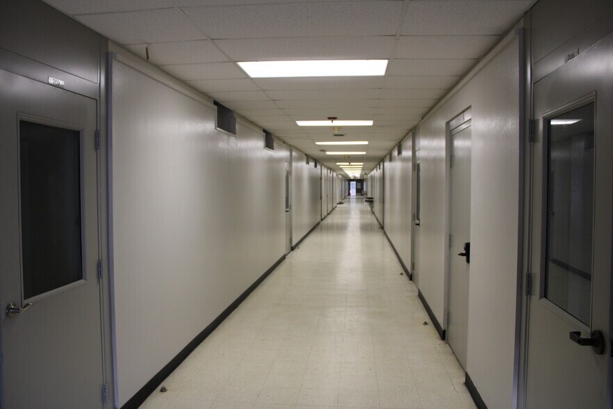 More Photos Of 1900 Pope St, Beaumont Flex For Lease