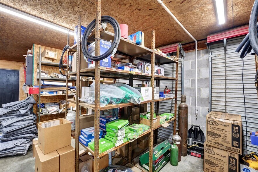 More Photos Of 133 W Blue Lick Rd, Shepherdsville Auto Repair For Sale