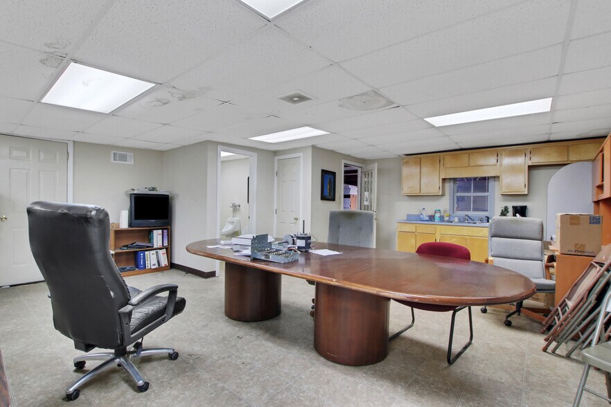 More Photos Of 9296 S Main St, Jonesboro Service For Sale