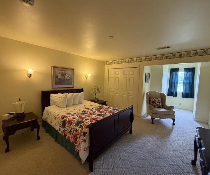 More Photos Of 3144 Riverbend Rd, Heber Springs Hotel For Sale