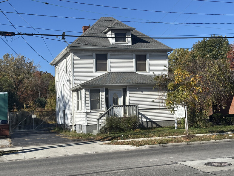 More Photos Of 988 E 185th St, Cleveland Office For Sale