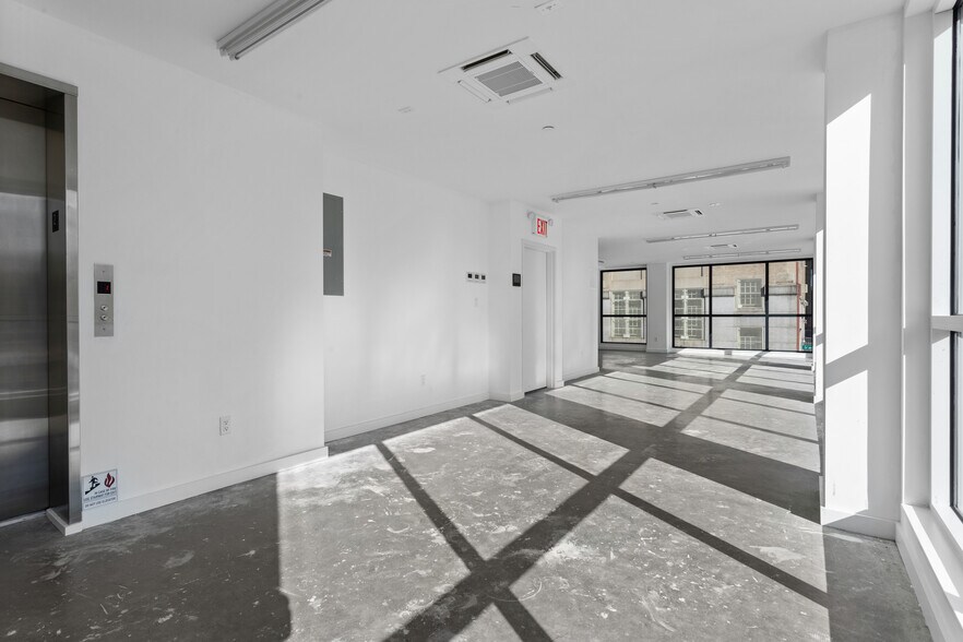More Photos Of 355 Grand St, New York Apartments For Lease