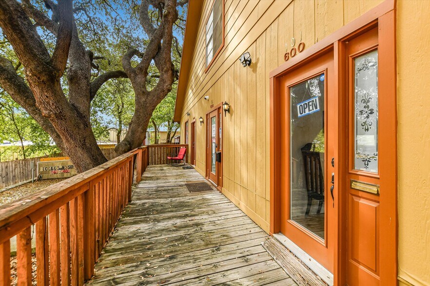 More Photos Of 600 Forest St, Georgetown Office For Sale