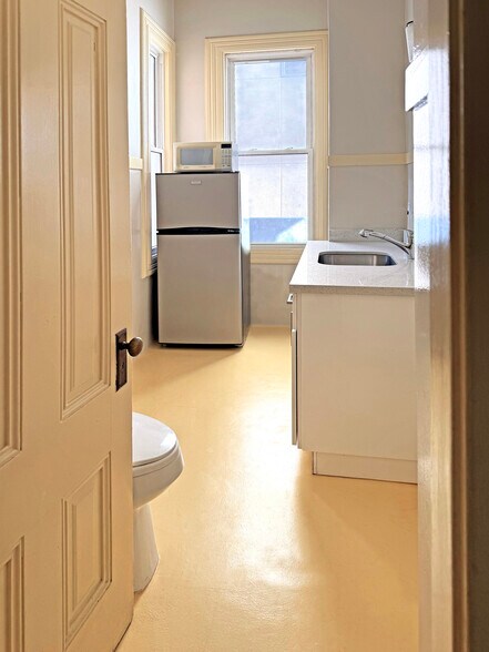 More Photos Of 1960-1966 University Ave, Berkeley Medical For Lease