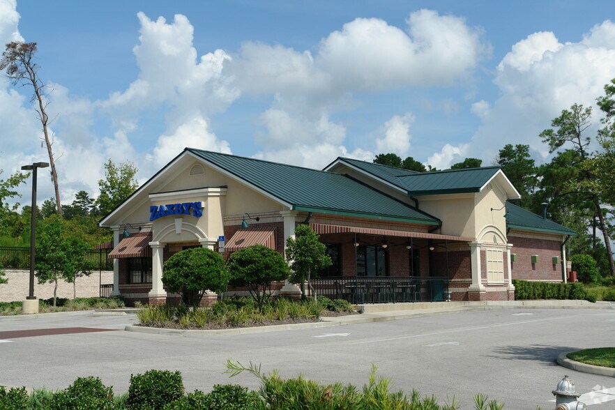 Primary Photo Of 949 Saxon Blvd, Orange City Restaurant For Lease