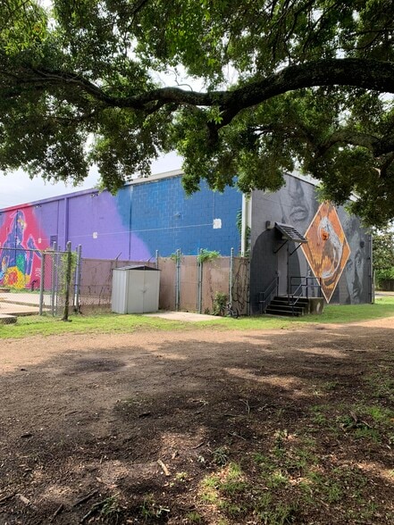 More Photos Of 120 W Harrison St, Tallahassee General Retail For Lease