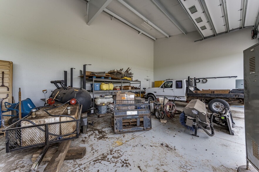 More Photos Of 7015 S 143rd St E, Derby Airplane Hangar For Sale