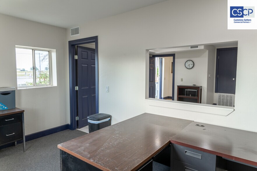 More Photos Of 1175 State Hwy 19, Chickasha Manufacturing For Lease