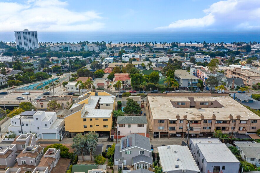 More Photos Of 2511 4th St, Santa Monica Multifamily For Sale
