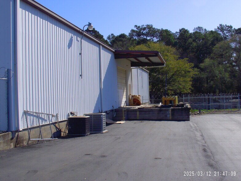 More Photos Of 25040-25058 Blue Star hwy, Quincy Industrial For Lease
