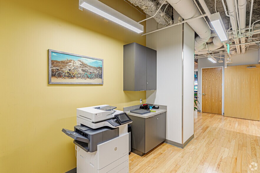 More Photos Of 4660 La Jolla Village Dr, San Diego Coworking Space