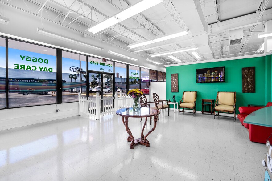 More Photos Of 1415 W 49th St, Hialeah Freestanding For Lease