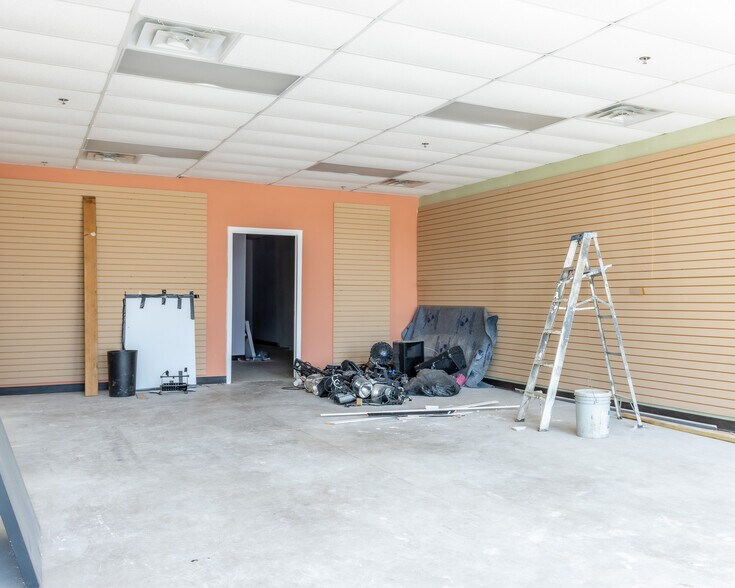 More Photos Of 7017 Baker Blvd, Richland Hills Storefront Retail Office For Lease