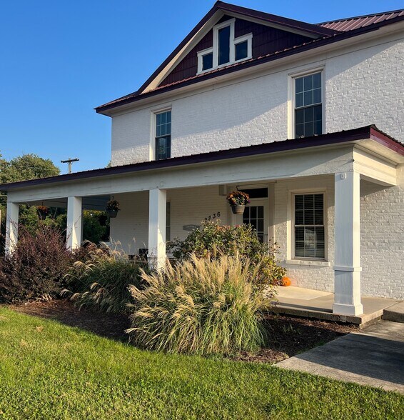 More Photos Of 2936 W Main St, Salem Office For Lease