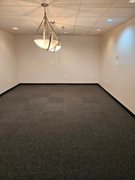 More Photos Of 2128 Espey Ct, Crofton Office For Lease