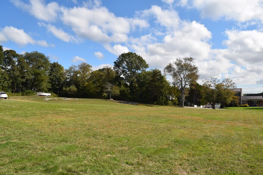 More Photos Of 475 Cedar Ave, Swansea Flex For Sale