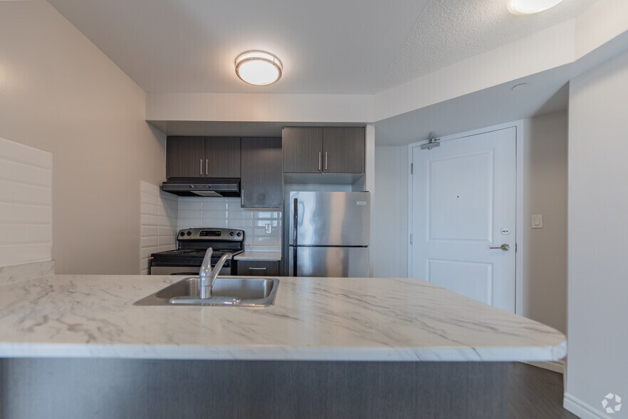 More Photos Of 2 Vena Way, Toronto Apartments For Lease