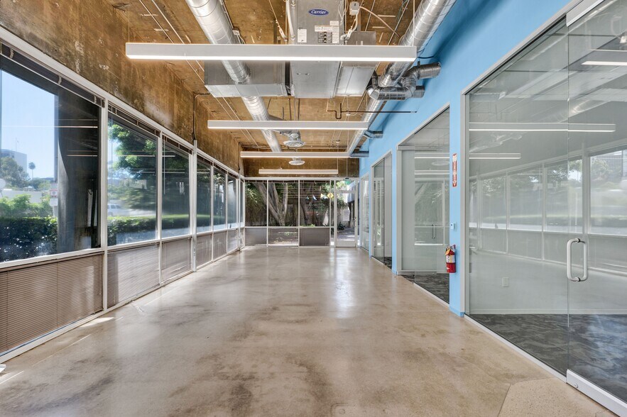 More Photos Of 221 S Figueroa St, Los Angeles Loft Creative Space For Lease