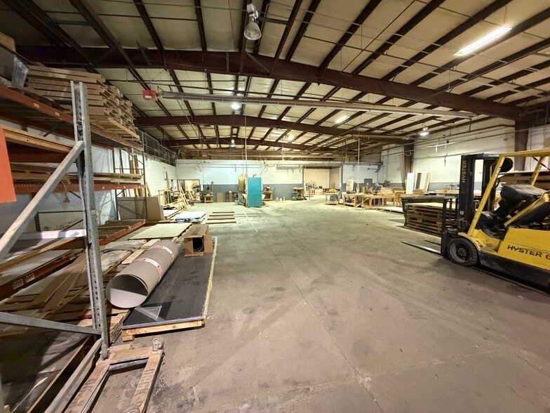 More Photos Of 3248 N Sheridan Rd, Tulsa Warehouse For Sale