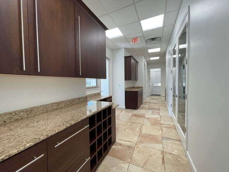 More Photos Of 1701 NW 80th Blvd, Gainesville Office For Sale