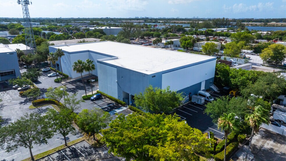 More Photos Of 1250 S Powerline Rd, Deerfield Beach Unknown For Lease
