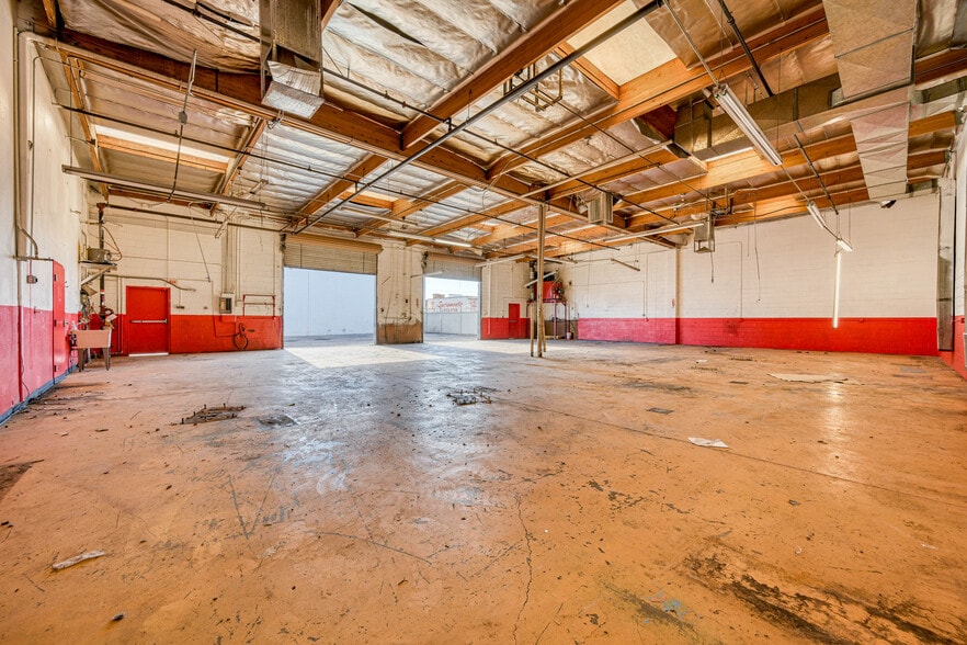 More Photos Of 4185 W Tompkins Ave, Las Vegas Auto Repair For Sale