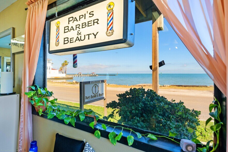 More Photos Of 301 S Fulton Beach, Rockport Trailer Camper Park For Sale