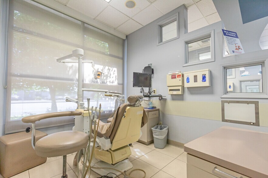 More Photos Of 7141 Fair Oaks Blvd, Carmichael Medical For Sale