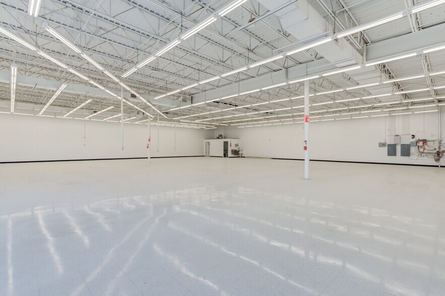 More Photos Of 5819 4th St, Lubbock Freestanding For Lease