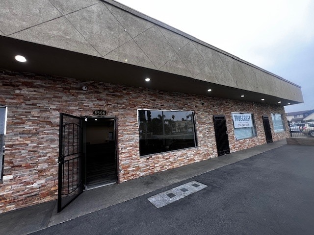 More Photos Of 8502-8516 Garden Grove Blvd, Garden Grove Storefront For Lease