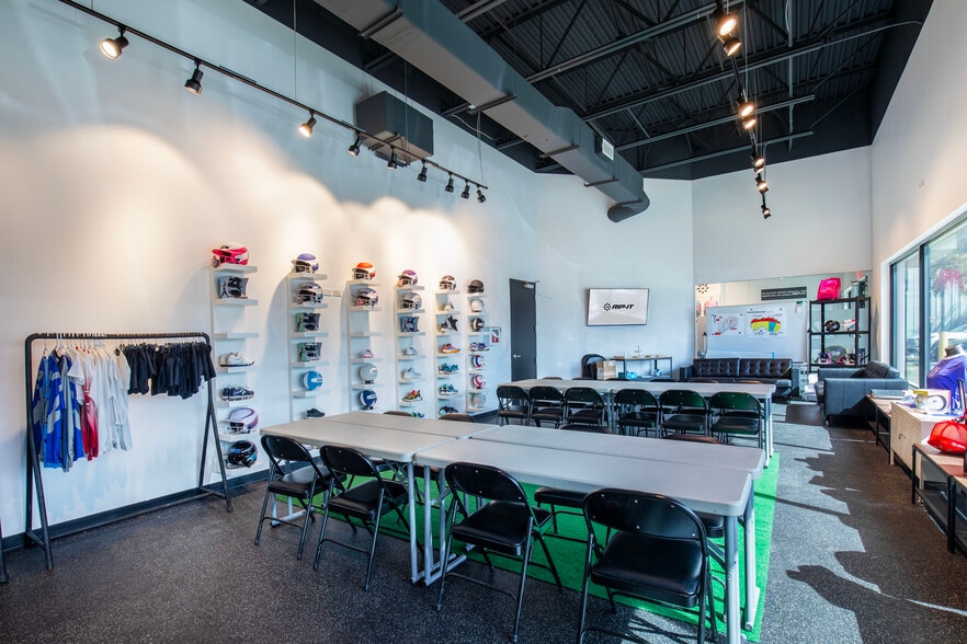 More Photos Of 4855 L B McLeod Rd, Orlando Warehouse For Sale