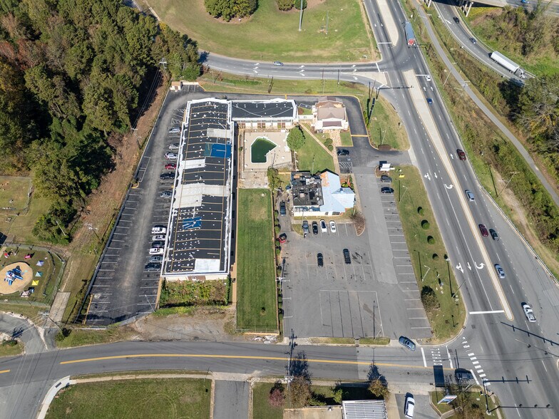 More Photos Of 1700 N Chester St, Gastonia Hotel For Sale