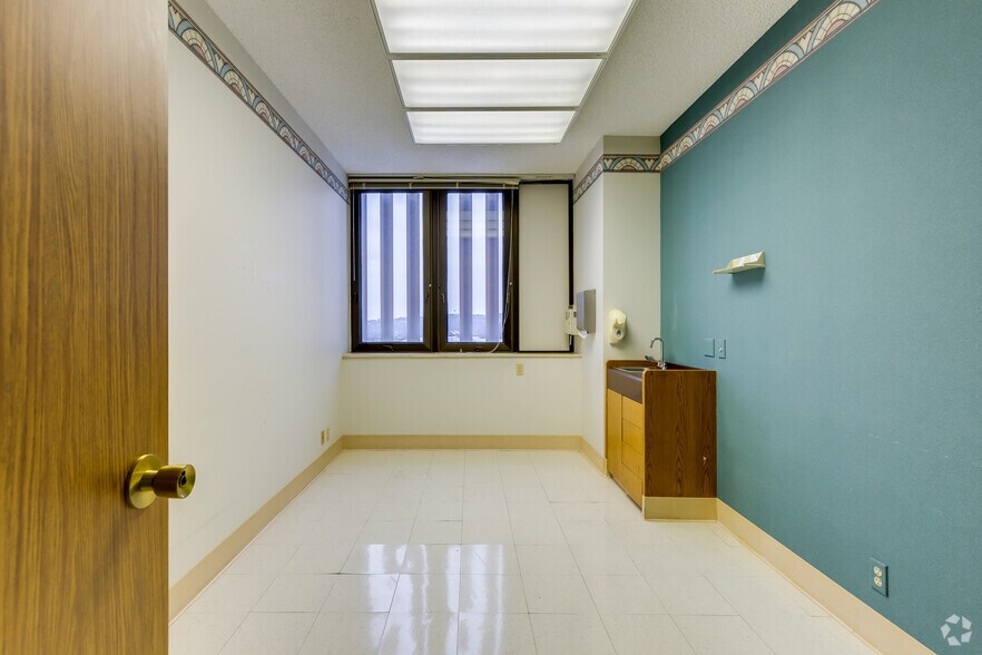 Photo of 10th Floor Ste 60-1060