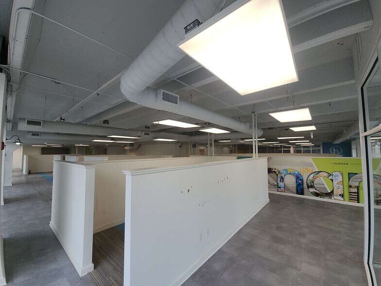 More Photos Of 320 1st St N, Jacksonville Beach Office Residential For Sale