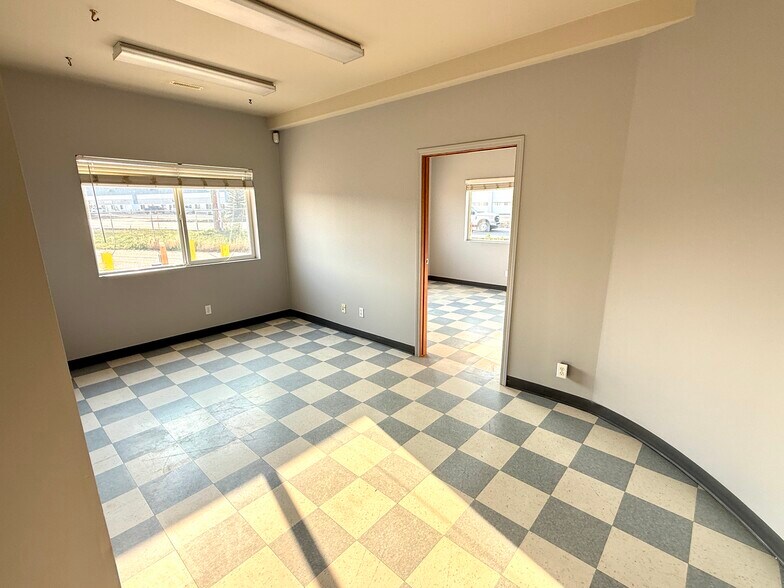 More Photos Of 8 Van Der Horn Way, Red Deer County Industrial For Lease