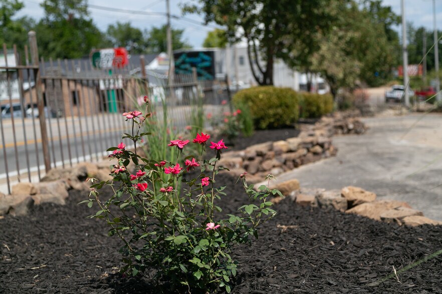 More Photos Of 1116 W Highway 76, Branson General Retail For Lease