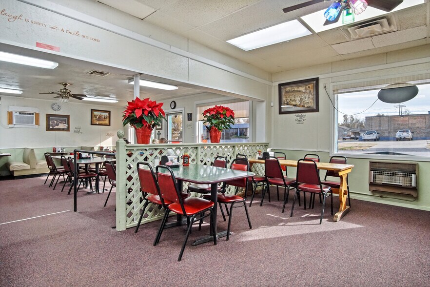 More Photos Of 411 E Broadway Ave, Mcloud Restaurant For Sale