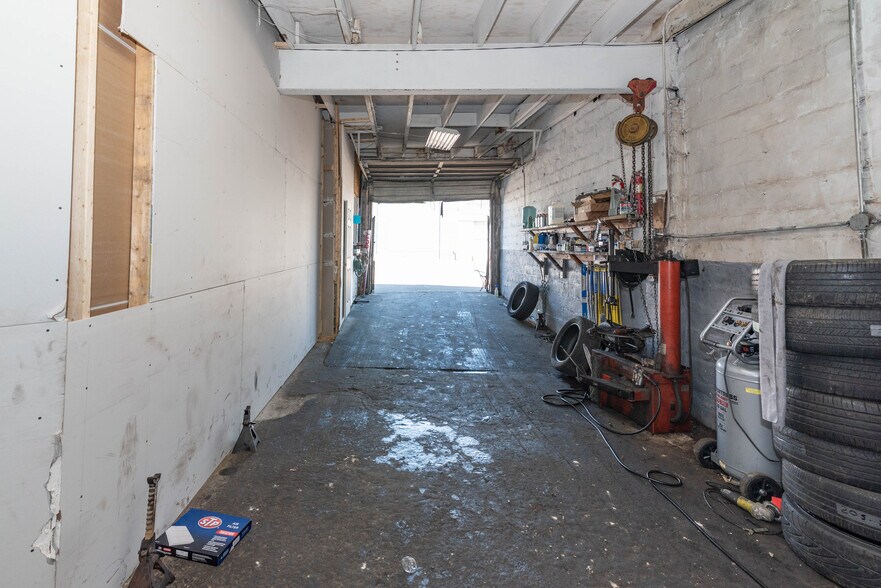 More Photos Of 655 E 25th St, Baltimore General Retail For Sale