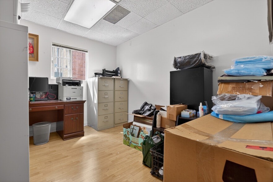 More Photos Of 4160 Verdugo Rd, Los Angeles Office For Lease