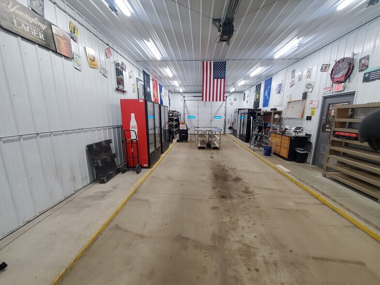 More Photos Of 1579 E Wyandot Ave, Upper Sandusky General Retail For Sale
