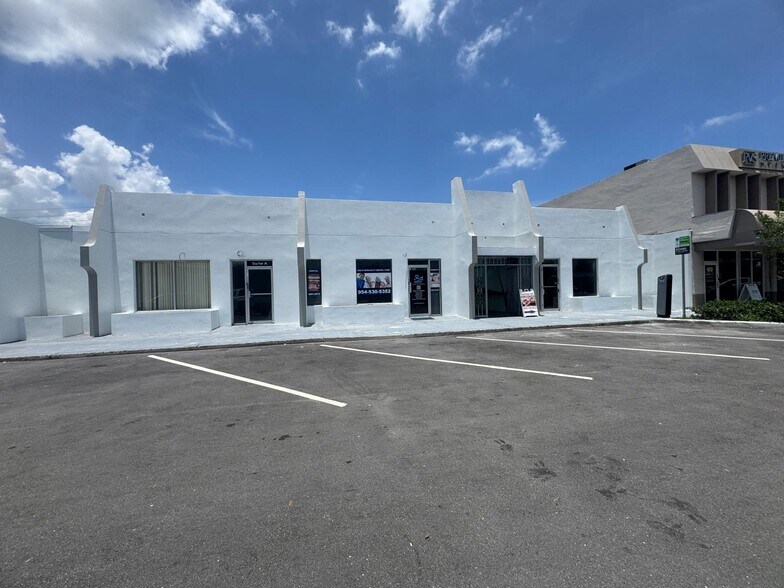 More Photos Of 2633 E Commercial Blvd, Fort Lauderdale Storefront For Lease