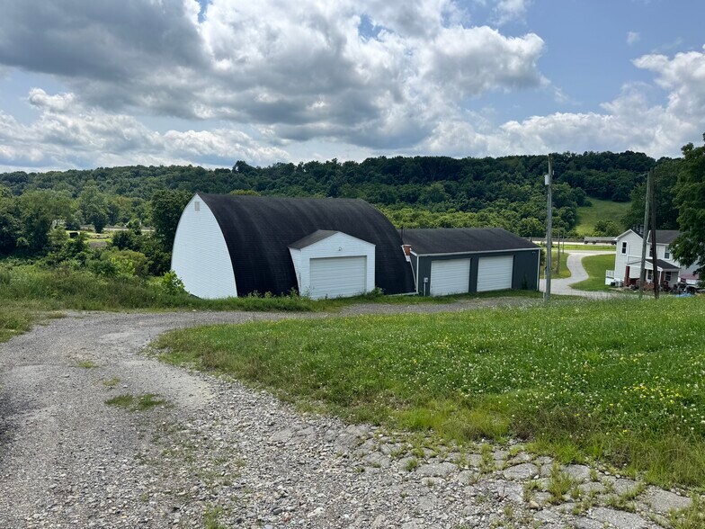 More Photos Of 797 Carlton Dr, Bentleyville Warehouse For Lease