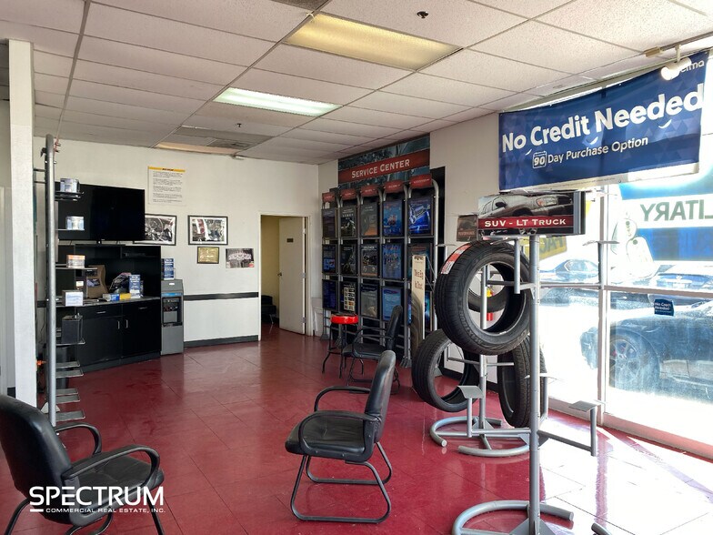 More Photos Of 23510 Valencia Blvd, Valencia Storefront For Lease