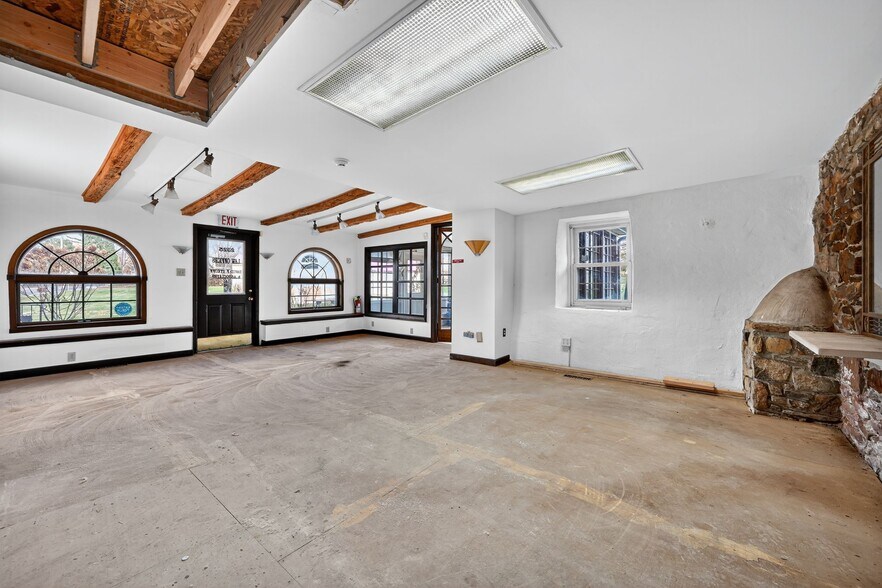 More Photos Of 793 Penns Park Rd, Newtown Office For Lease