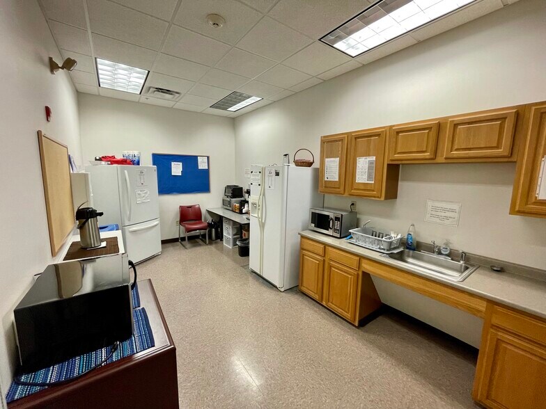 More Photos Of 45 Commerce Dr, Augusta Office For Lease